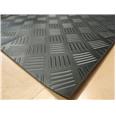 PAVIMENTO DE GOMA CHECKER 3 mm. NEGR0  1 m. ANCHO